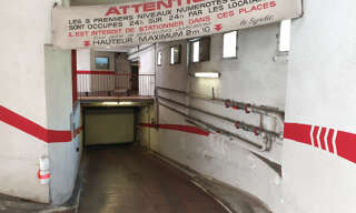 Garage   m² à louer à Marseille 6 (13006)