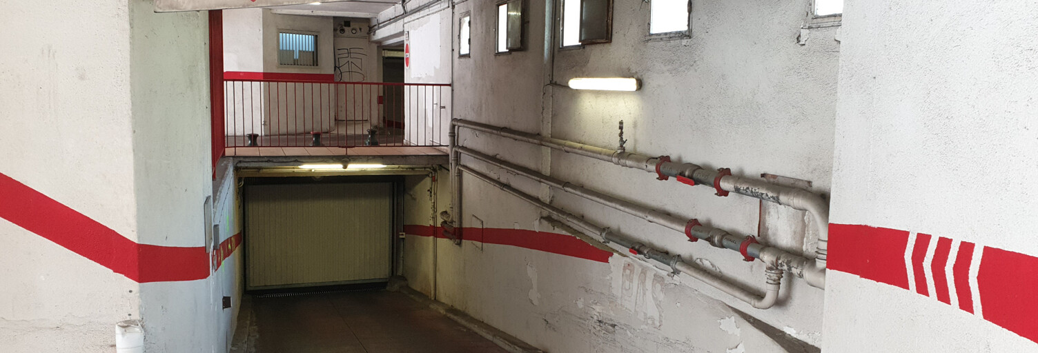 Garage   m² à louer à Marseille 6 (13006)