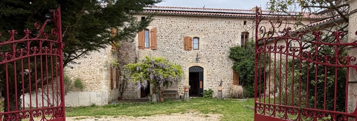 Maison 14 Pièces 361 m² à vendre à La Tâche (16260)