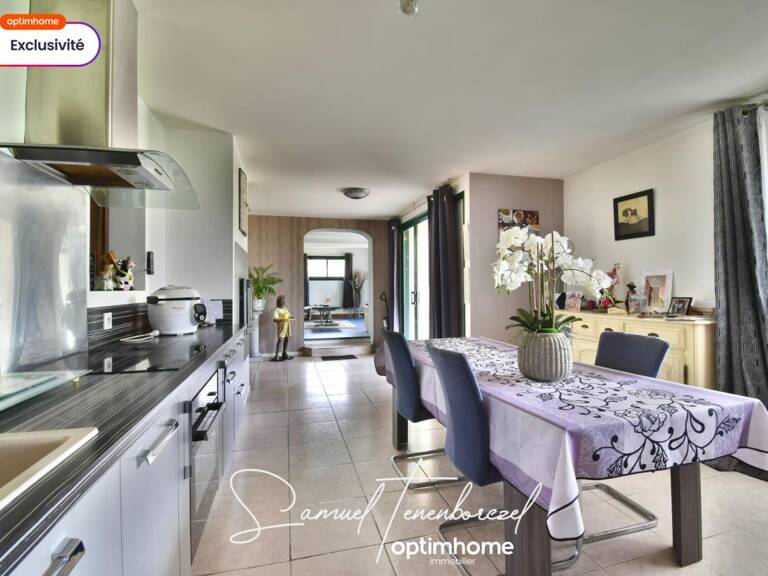 Maison familiale de 196 m² avec 4 chambres, double garage et grand terrain – Beuzeville (27210) — photo 1