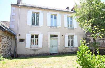 Maison en pierre avec garage située dans le village de Sarrazac — photo du bien
