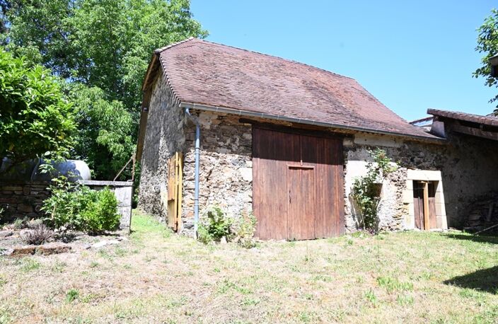 Maison en pierre avec garage située dans le village de Sarrazac — photo 2
