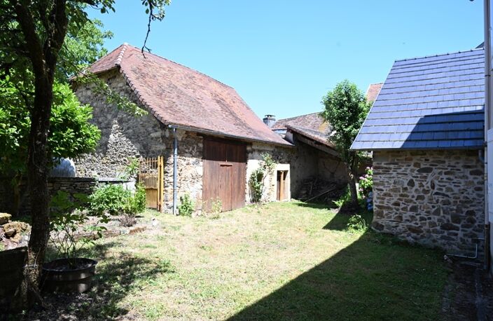Maison en pierre avec garage située dans le village de Sarrazac — photo 3