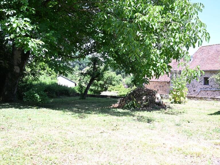 Maison en pierre avec garage située dans le village de Sarrazac — photo 1