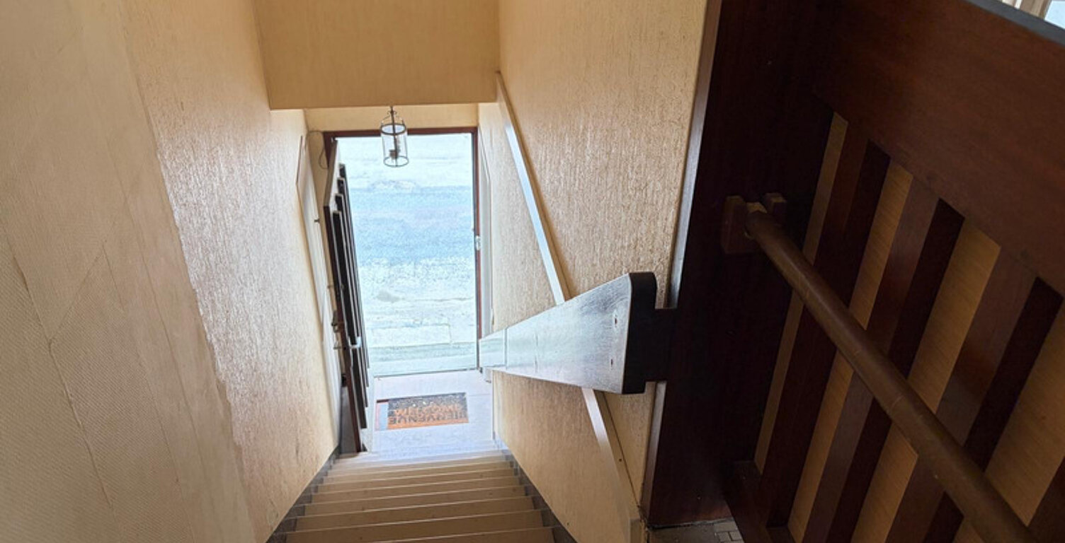 FONTENAY LE COMTE (85200) - CENTRE VILLE - APPARTEMENT DUPLEX RENOVE 3 CHAMBRES AVEC BALCON ET ANNEXES — photo 1
