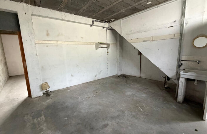 FONTENAY LE COMTE (85200) - CENTRE VILLE - APPARTEMENT DUPLEX RENOVE 3 CHAMBRES AVEC BALCON ET ANNEXES — photo 2