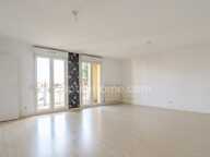 YUTZ - APPARTEMENT 3 PIECES DE 79 M² AVEC 2 CHAMBRES, UN BALCON ET UN GARAGE ! FORT POTENTIEL ! — photo 2