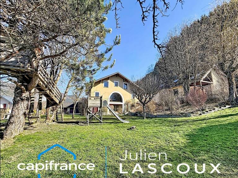 Dpt Isère (38), à vendre maison de charme 10 pièces de plus de 270 m2 habitable — photo 1