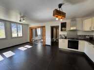Maison mitoyenne + studio indépendant : 104 m2 au total + Garage fermée - CLANS (06) — photo 4