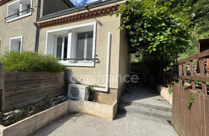 Maison mitoyenne + studio indépendant : 104 m2 au total + Garage fermée - CLANS (06) — photo 5