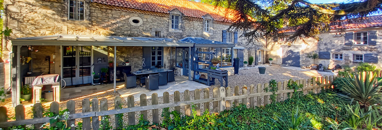 Maison 11 Pièces 252 m² à vendre à Limeyrat (24210)