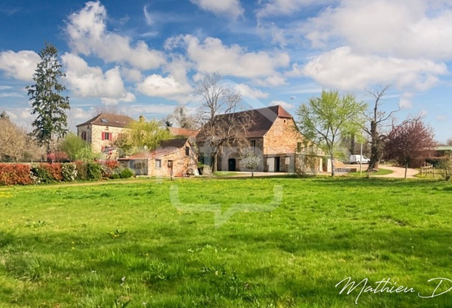 Domaine touristique de caractère au cœur d’une destination prisée du Lot — photo 1