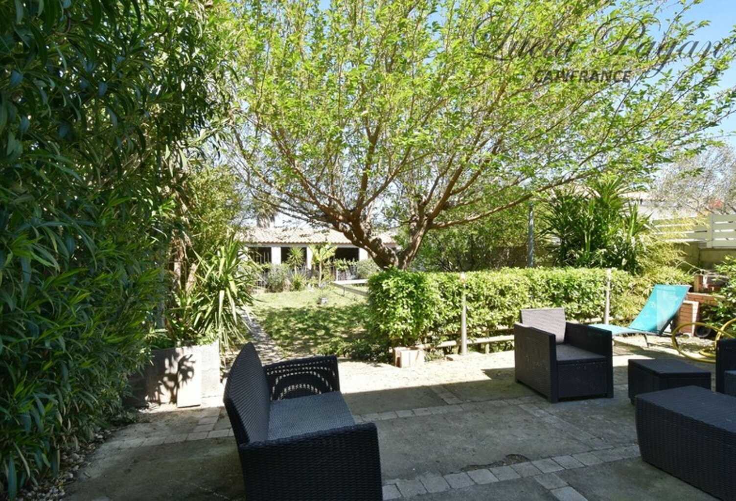 Belle maison de village rénovée avec grand jardin et dépendance — photo 1