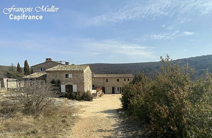 Propriété Gîtes et chambres d'hôtes 20 hA - 550 m2 à Banon — photo 2