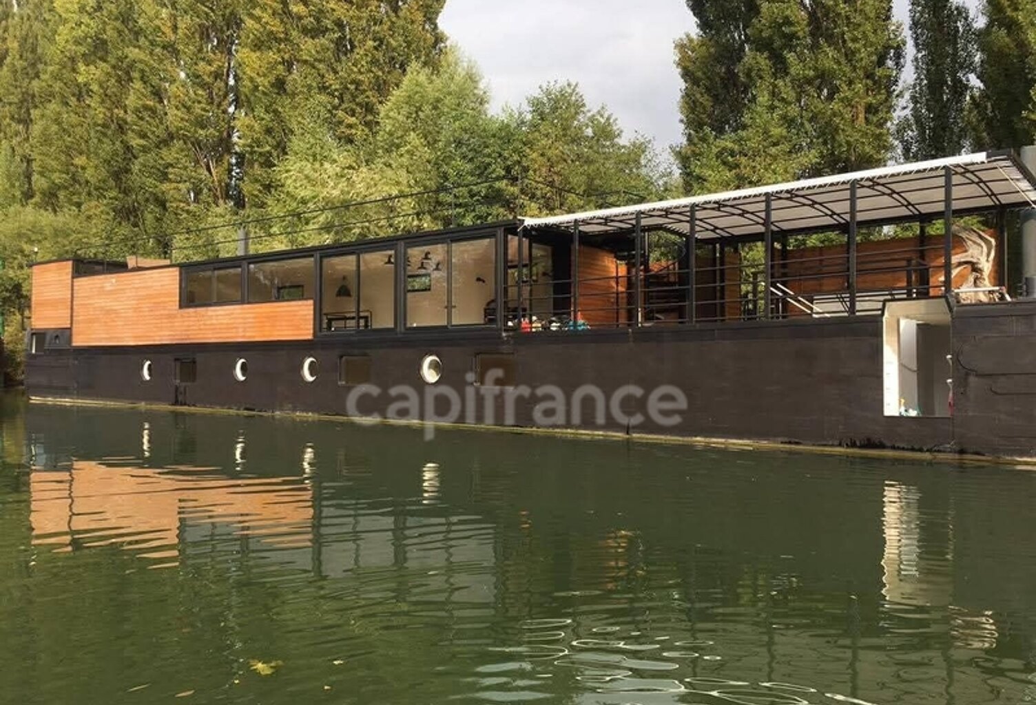 Péniche d’habitation 250 m² – 5 chambres – Terrasses – Fort potentiel – Auvers-sur-Oise (déplaçable) — photo 1