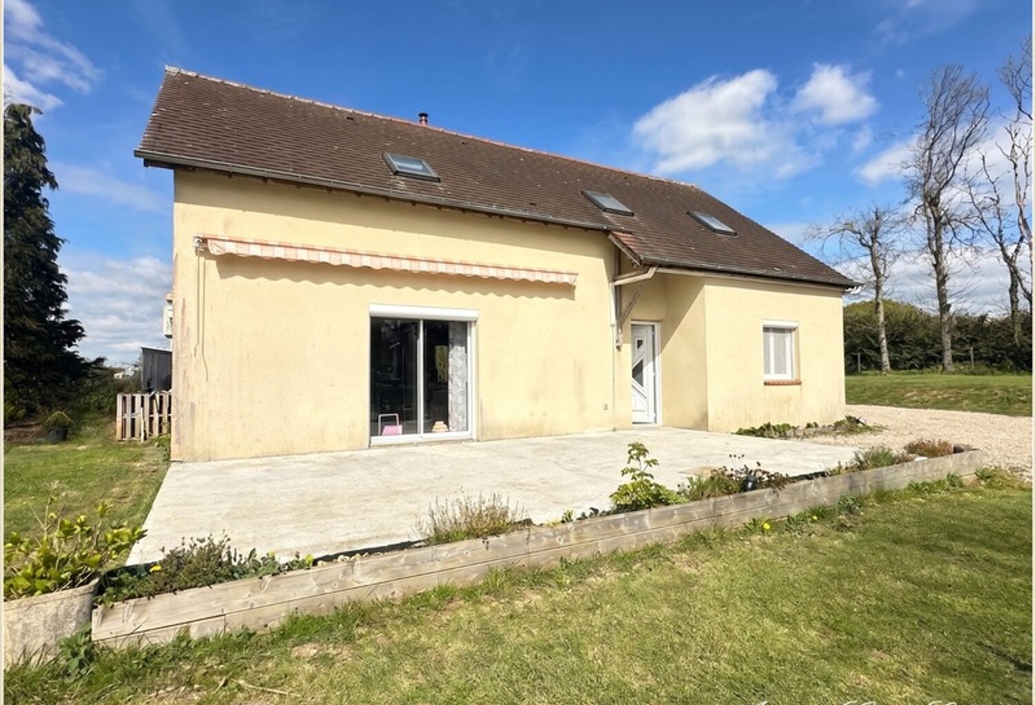 LE THIEULIN (28240) - maison familiale 130 m², 4 chambres (dont une en RDC), terrain 2500 m² au calme — photo 1