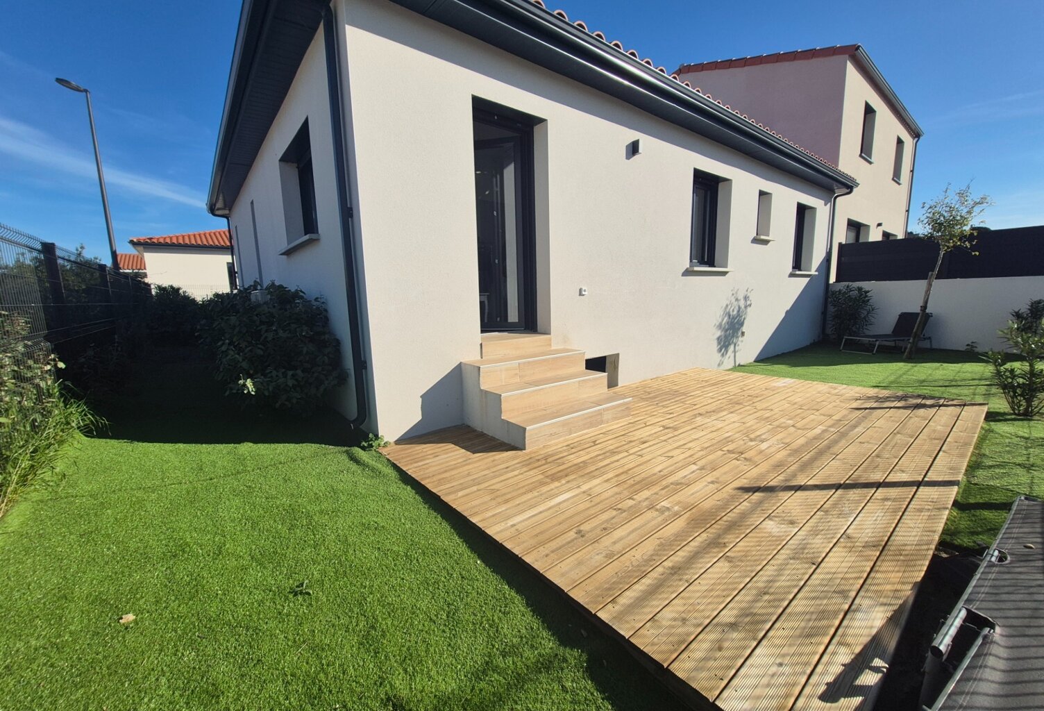 Villa contemporaine 3 faces – 90 m² – Prestations premium – À 5 min de la mer — photo 1