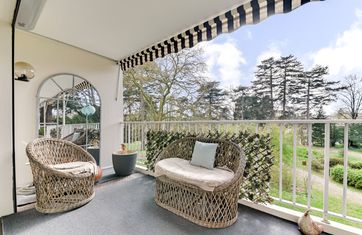 ECULLY, appartement familial de 122 m2 avec terrasse — photo 2