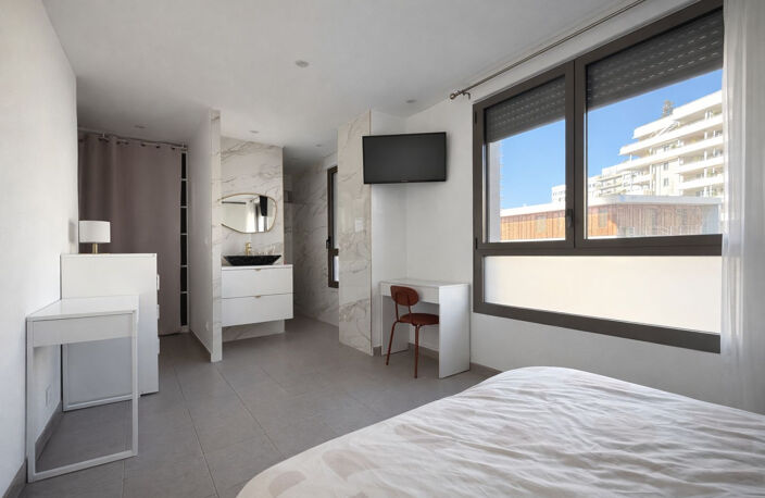 Dépt Hérault (34), à vendre MONTPELLIER Port marianne Appart — photo 4