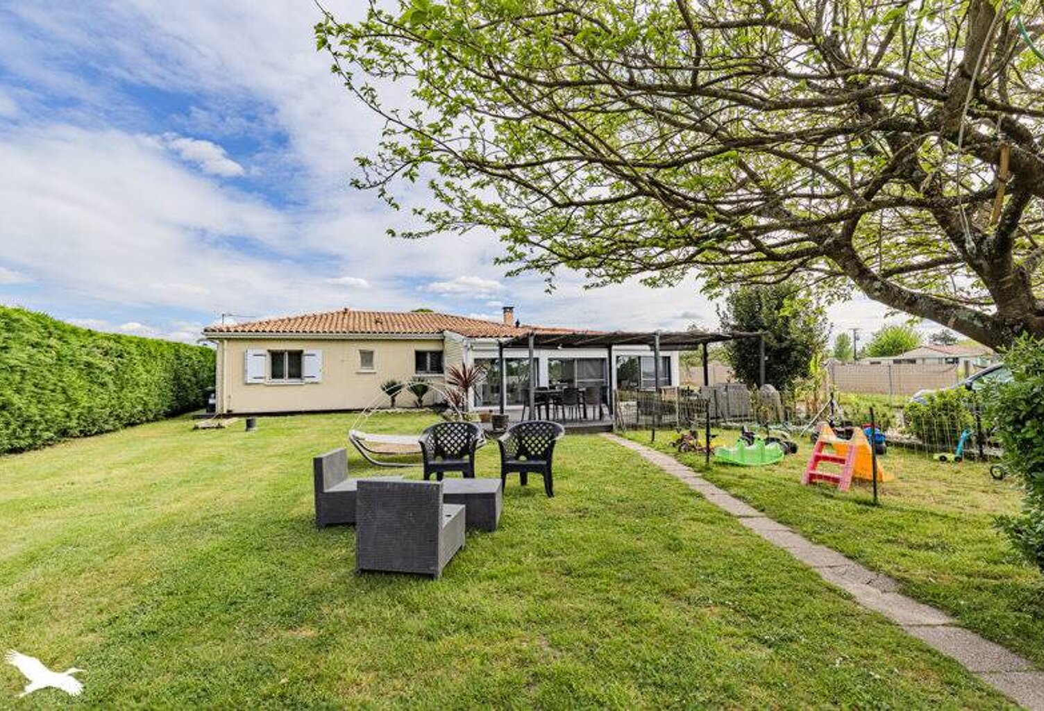 Contemporaine de 6 pièces principales — photo 1