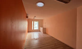 Bureau  20 m² à louer à La Roque-d'Anthéron (13640)
