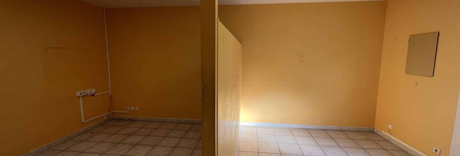 Bureau  42 m² à louer à La Roque-d'Anthéron (13640)