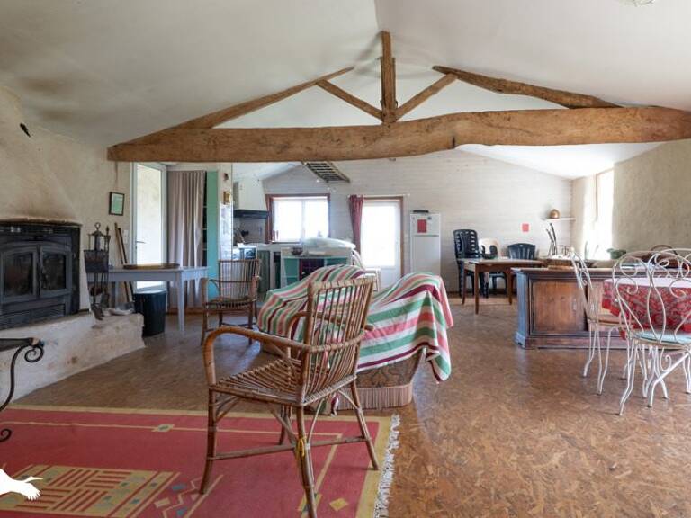 Maison en pierre de 4 pièces principales — photo 1