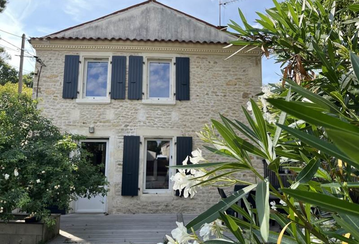 Maison en pierre de 9 pièces principales — photo 1