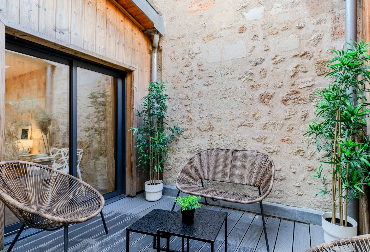 BORDEAUX - CHARTRONS - APPARTEMENT - T3 - 73 m2 Loi Carrez - — photo 1