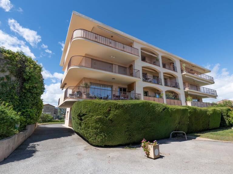Appartement À Vendre — photo 1