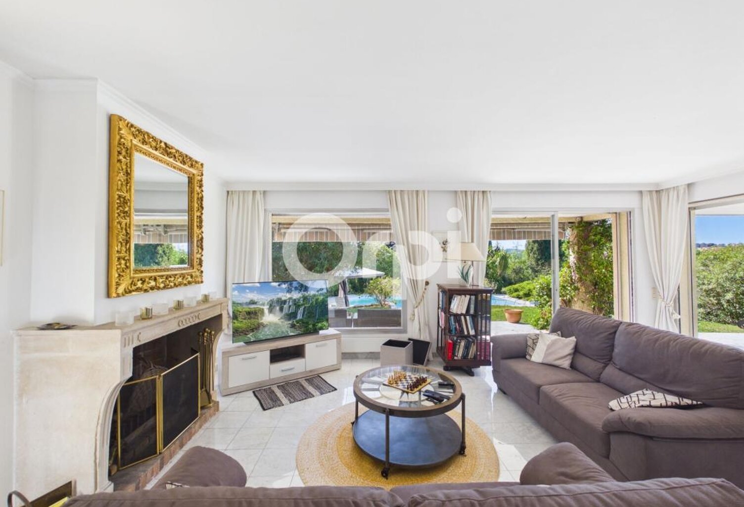 Villa de charme à vendre – Au coeur de la verdure avec piscine — photo 1