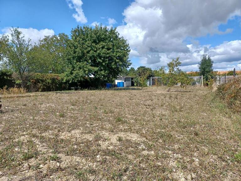 A VENDRE : Terrain Sainte Soulle 714 m² — photo 1