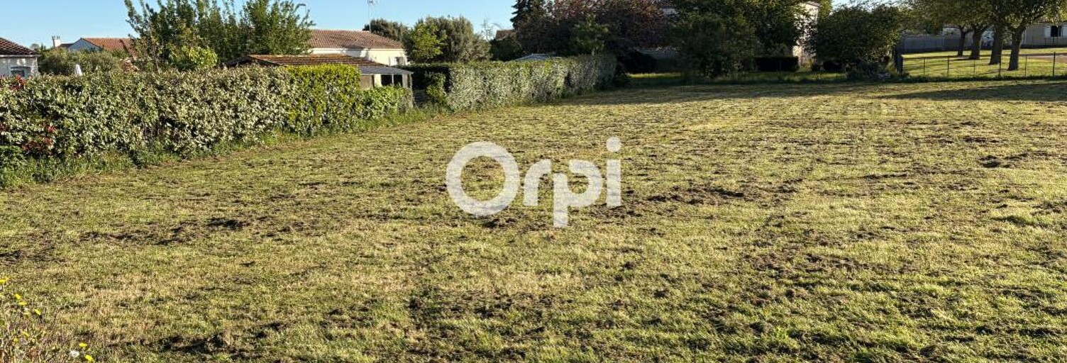 Terrain  867 m² à vendre à Saint-Just-Luzac (17320)