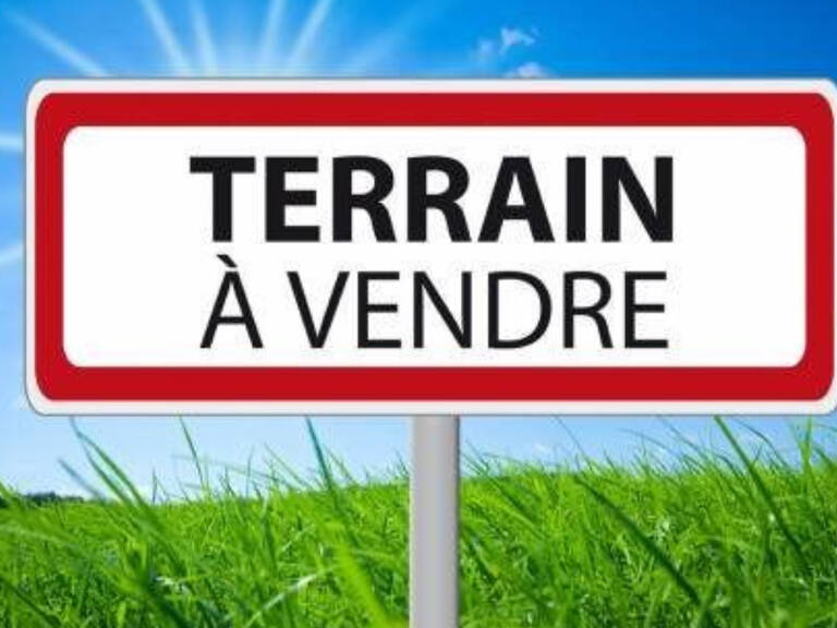 Terrain  constructible de 636m2 commercial ou maison individuelle àSaint Marcel — photo 1