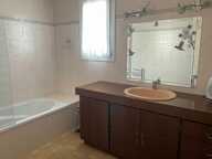 Maison Saint Genis Des Fontaines 4 pièce(s) 90 m2 — photo 2