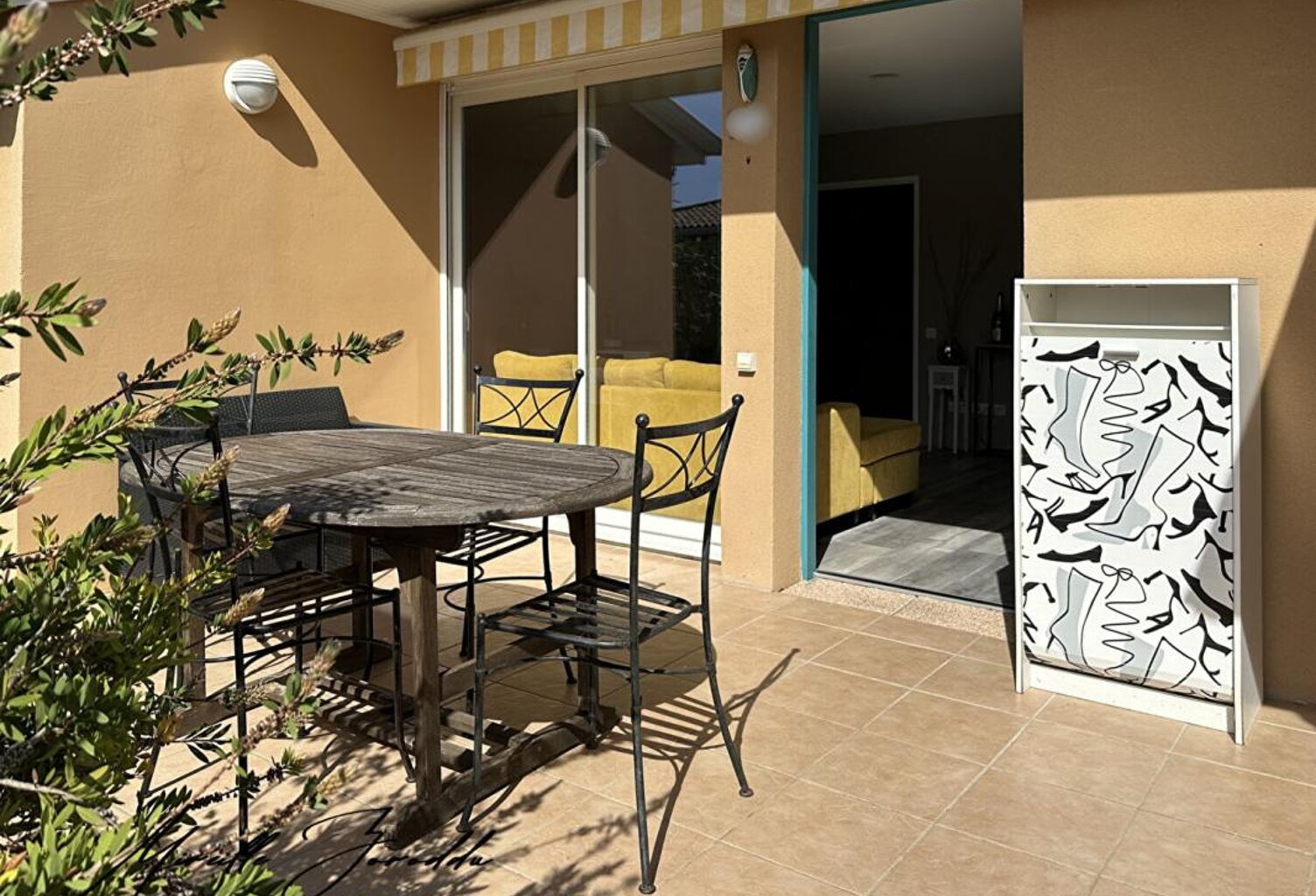 Jonquieres Saint Vincent  villa 3 pièces 60 m² avec terrasse, parking — photo 1