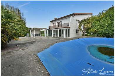 Maison 10 pièces 303525 €