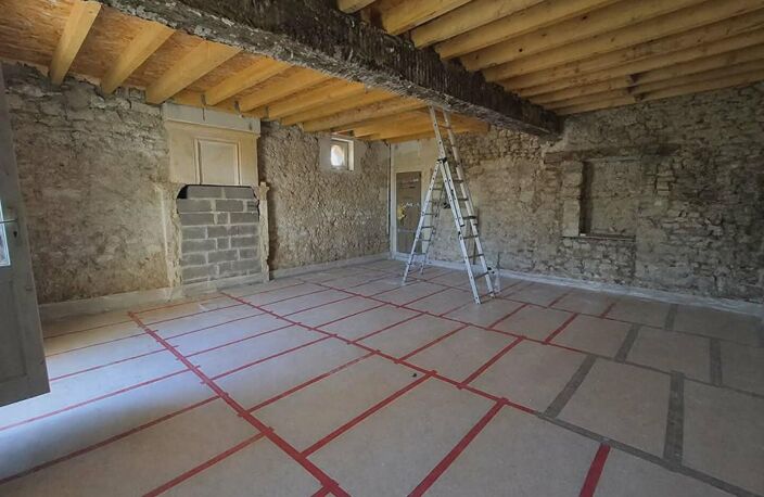 Maison à rénover avec étage et grenier aménageable, centre bourg de Saint-Christoly-de-Blaye (33920) — photo 3