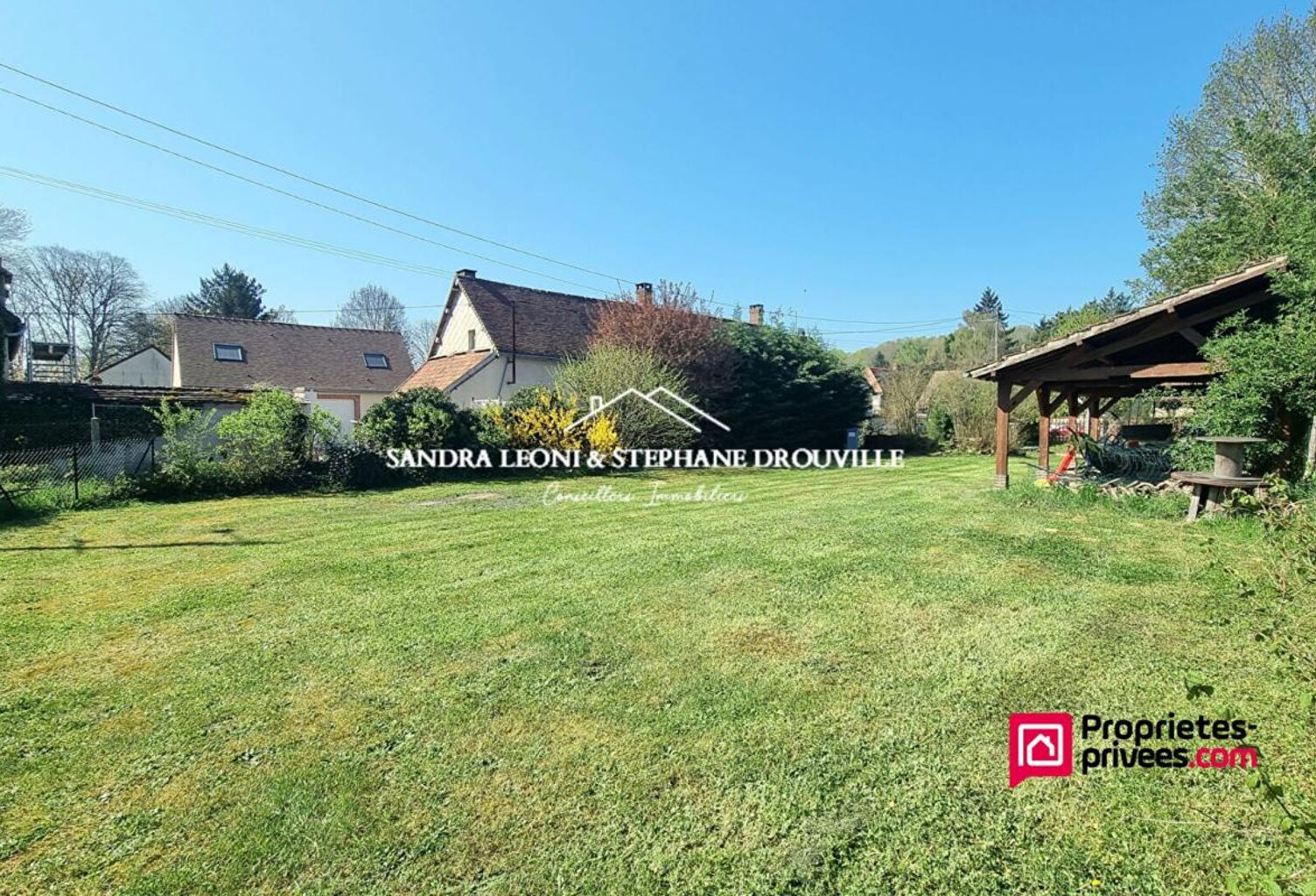 MAINTENON - SAINT PIAT  JOLI TERRAIN PLAT DE 418 m²  - FACADE de 24 ml — photo 1