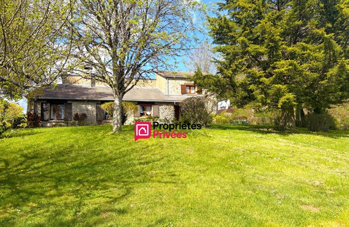 Maison T6 de caractère en pierre  proche  de Manzat 63410 de 164m² . Terrain 3040m² à vendre — photo 3