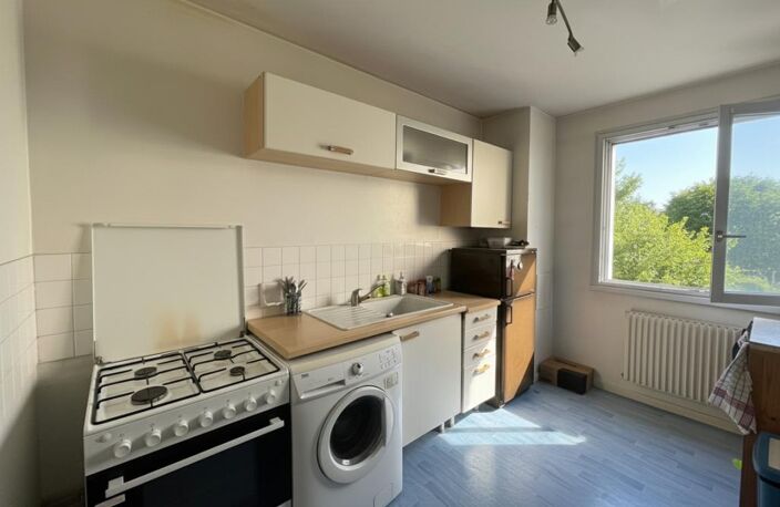 Appartement T2 avec balcon, parking et caves — photo 3