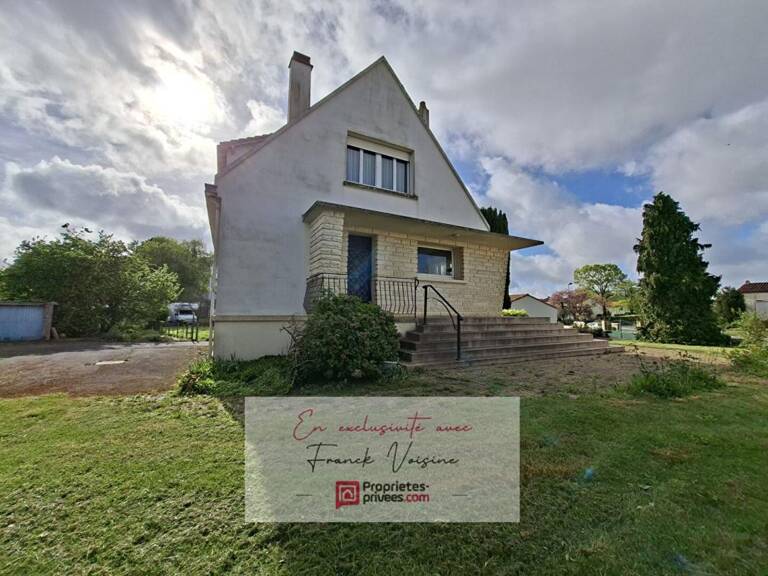 A VENDRE en Exclusivité aux Herbiers, Maison de 140 m2 avec 4 Chambres et 1 bureau sur un terrain constructible de 1700 m2 env — photo 1