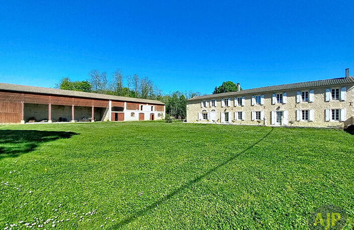 Magnifique propriété en pierre avec parc arboré sur 9000 m² ! — photo 3