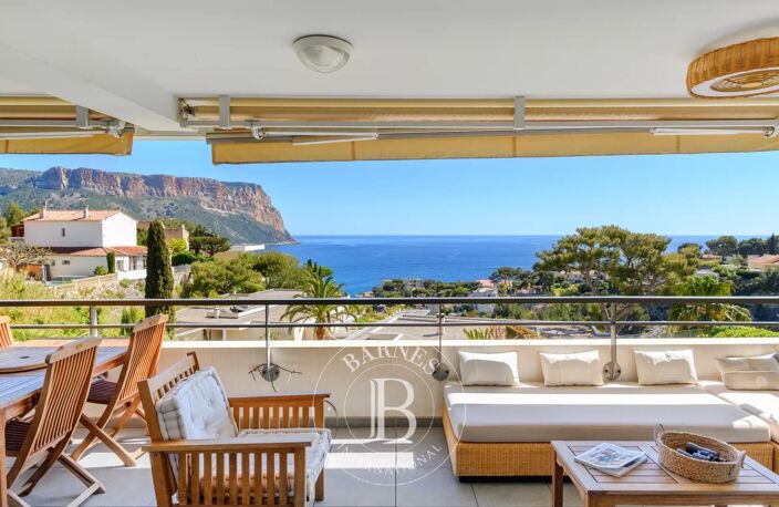 VENTE - CASSIS - APPARTEMENT  - VUE MER PANORAMIQUE - 2 CHAMBRES — photo 2