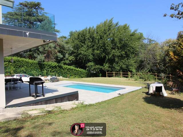 Villa contemporaine avec vue, à deux pas du centre de Chambéry — photo du bien