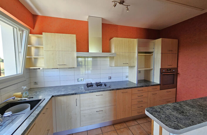 Grande maison familiale avec dépendances à Mésanger, au calm — photo 4