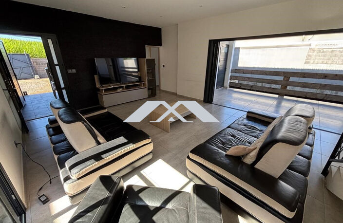VILLA F8 CONTEMPORAINE DE STANDING BASSIN PLAT — photo 2