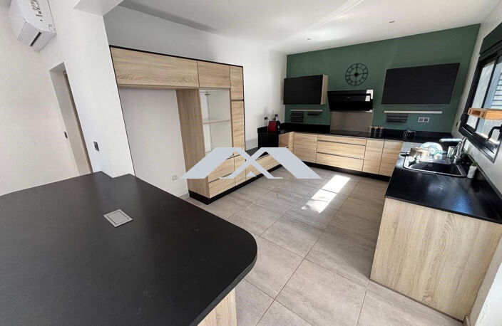 VILLA F8 CONTEMPORAINE DE STANDING BASSIN PLAT — photo 3