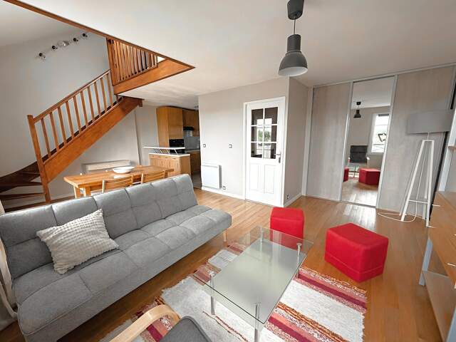 Duplex sud-est sans vis-à-vis, 15 min gare — photo du bien