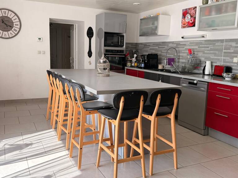 Maison de 182 m2 rénovée, 3 ch, dépendances et terrain — photo 1